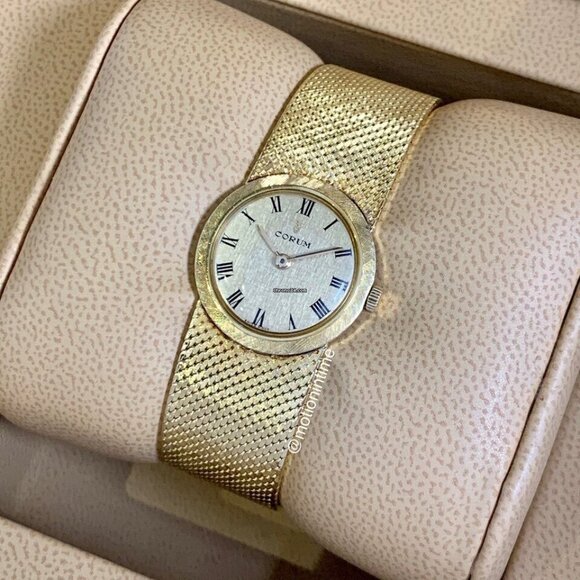 Corum Vintage Ladies 23.5mm Champagne Dial - 18kt Yellow Gold